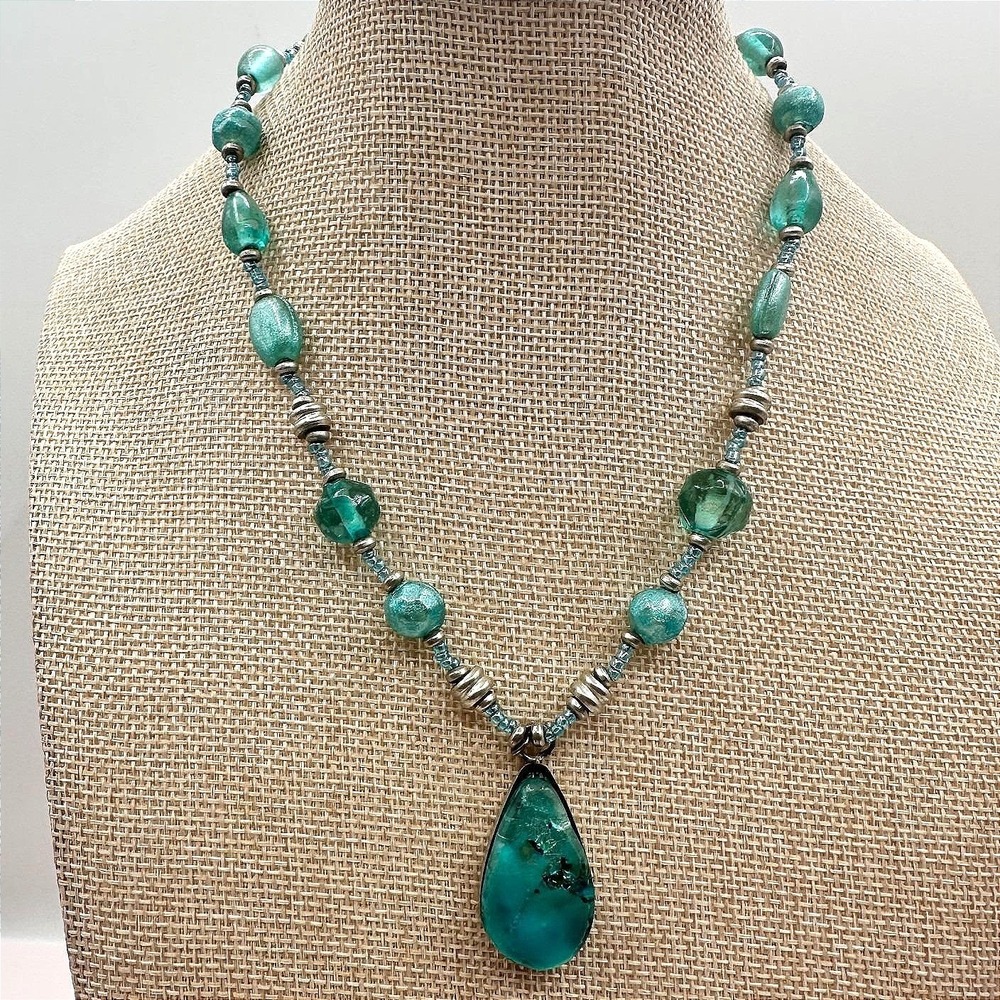 Vintage 90s Teal Blue Beaded Teardrop Pendant Necklace Women's Classic Jewelry